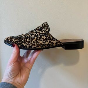 Caslon cheetah slides